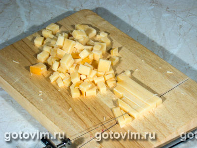 Макаронный салат с сыром и колбасой