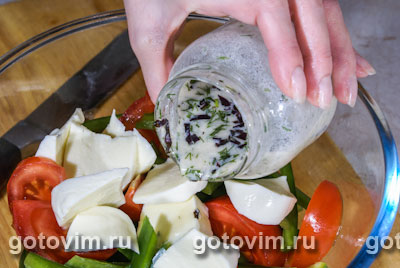 Весенний салат с моцареллой (для пикника)