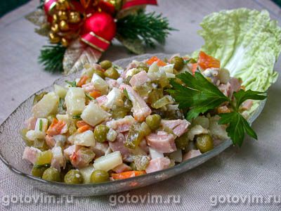 Салат с копченой курицей (а ля «оливье»)