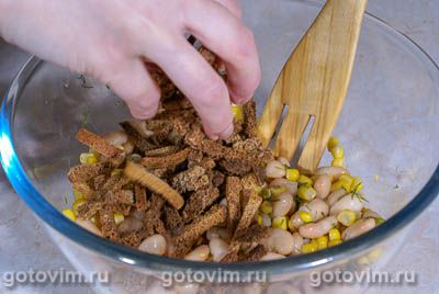 Салат из кукурузы с сухариками