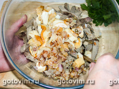 Салат из грибов и печенки