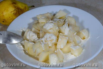 Шарлотка с грушами