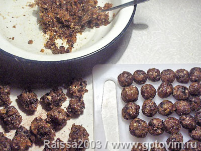 Конфеты из сухофруктов с орехами Конфеты из сухофруктов с орехами