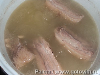 Суп фасолевый со свининой