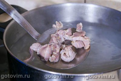 Суп из куриных желудочков с перловкой Суп из куриных желудочков с перловкой