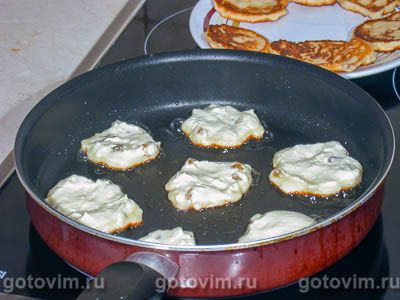 Сырники с изюмом