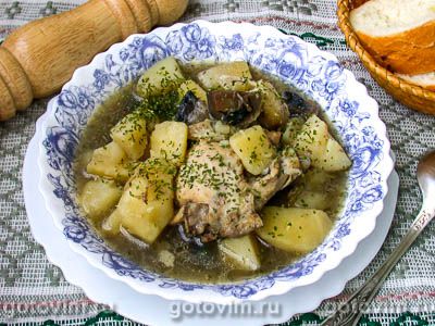 Тушеная курица с грибами и овощами