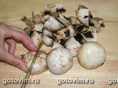 Тушеная курица с грибами и овощами
