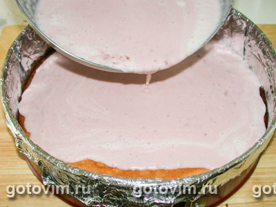 Торт йогуртовый с клубникой