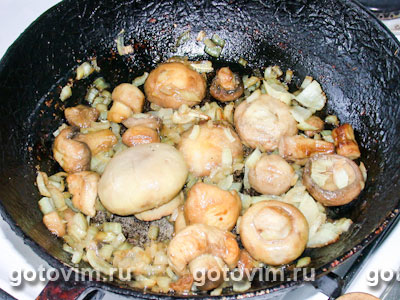 Утка, запеченная с грибами и картофелем