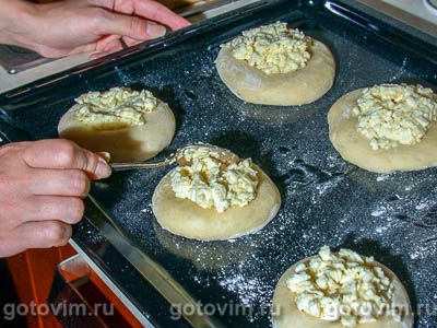 Ватрушки с брынзой Ватрушки с брынзой