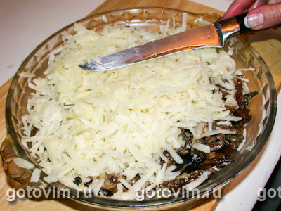Запеканка из говядины с грибами и картофельной корочкой