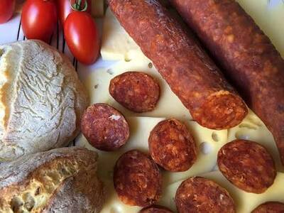 ���������� �������  (gyulai kolbász)