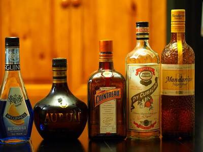 �����-���  (triple sec)