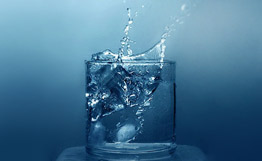 Стакан с водой, питьевая вода