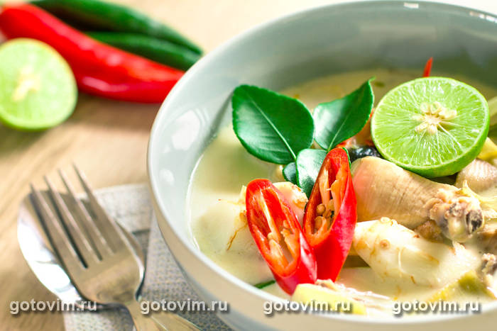Суп с курицей и кокосовым молоком Суп с курицей и кокосовым молоком