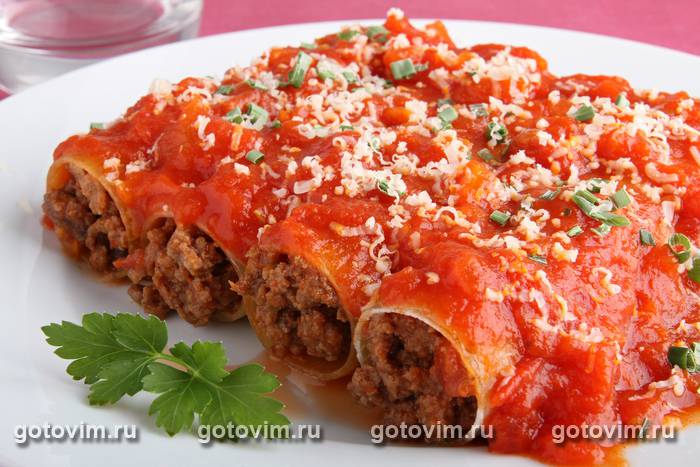 Каннеллони с говяжьим фаршем Каннеллони с говяжьим фаршем