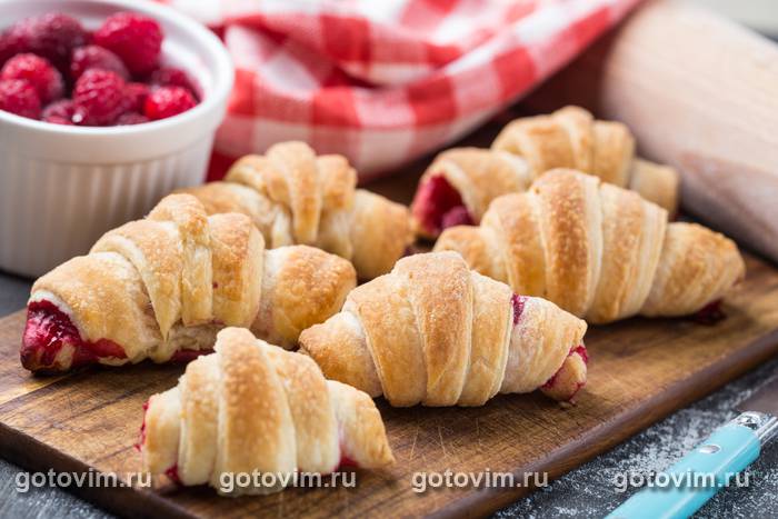 Рогалики с курагой и малиной Рогалики с курагой и малиной