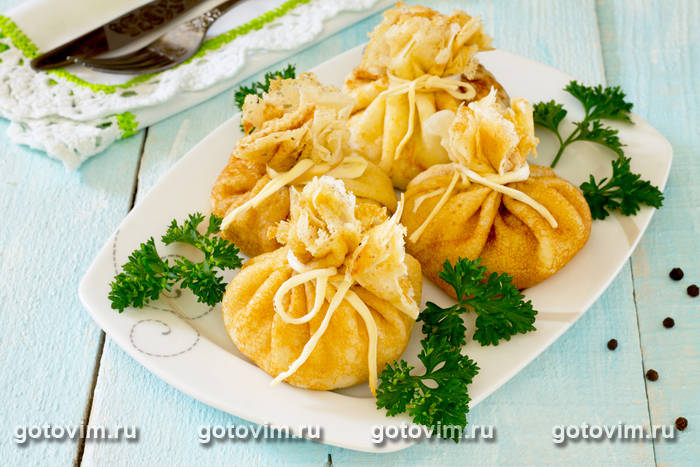 Блинные мешочки с курицей Блинные мешочки с курицей