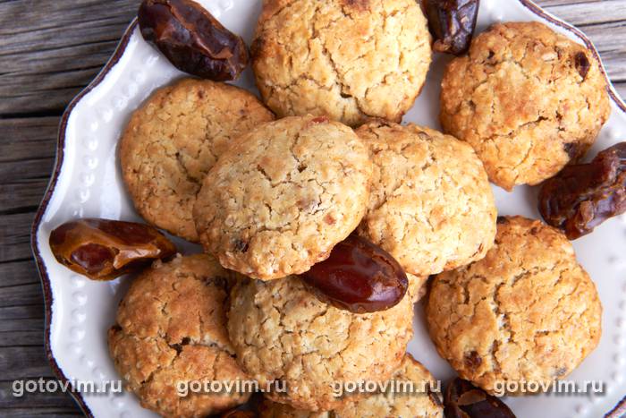 Овсяное печенье с финиками Овсяное печенье с финиками