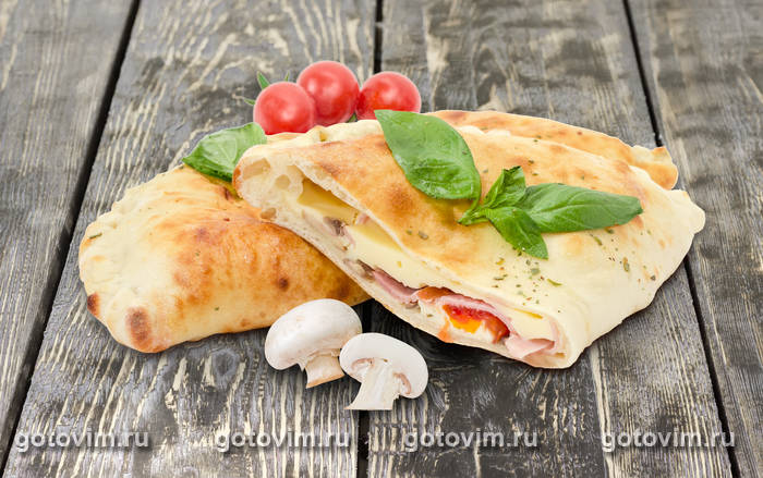 Кальцоне с ветчиной и грибами Кальцоне с ветчиной и грибами