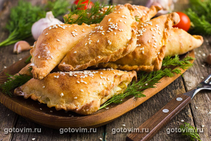 Эмпанадас с мясом и картофелем Эмпанадас с мясом и картофелем