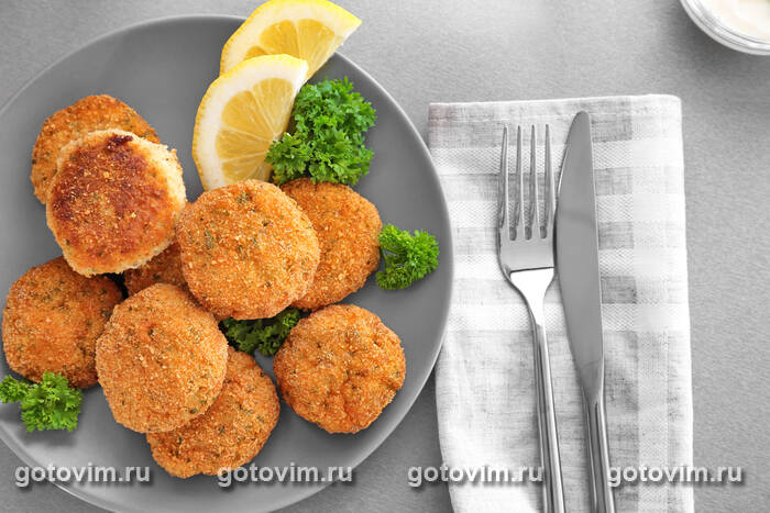 Крокеты из консервированного лосося, картофеля и сыра Крокеты из консервированного лосося, картофеля и сыра
