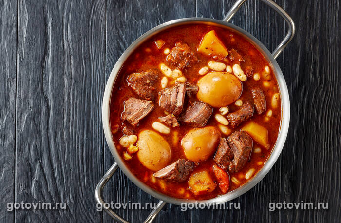 Хамин (чолнт) - еврейское рагу из мяса с картофелем и нутом Хамин (чолнт) - еврейское рагу из мяса с картофелем и нутом