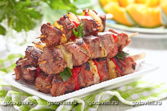 Куриный шашлык с ананасом и сладким перцем Куриный шашлык с ананасом и сладким перцем