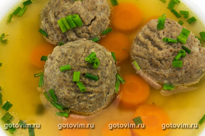 Баварский суп с печеночными кнелями (Leberknödelsuppe) Баварский суп с печеночными кнелями (Leberknödelsuppe)