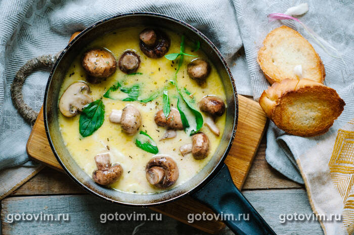 Сырное фондю с моцареллой и грибами Сырное фондю с моцареллой и грибами