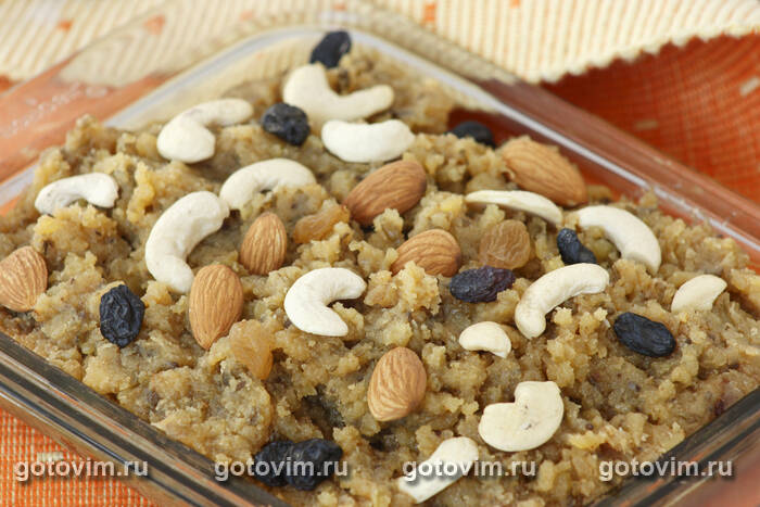 Мунг дал халва с орехами и изюмом (Moong Dal Halwa) Мунг дал халва с орехами и изюмом (Moong Dal Halwa)