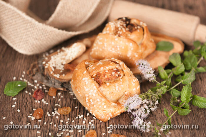 Флаунес - кипрские пасхальные пирожки с сыром (Easter Flaounes) Флаунес - кипрские пасхальные пирожки с сыром (Easter Flaounes)