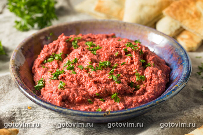 Хумус из нута со свеклой Хумус из нута со свеклой