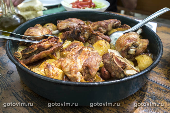 Мясо под пеком (Meso pod pekom) Мясо под пеком (Meso pod pekom)