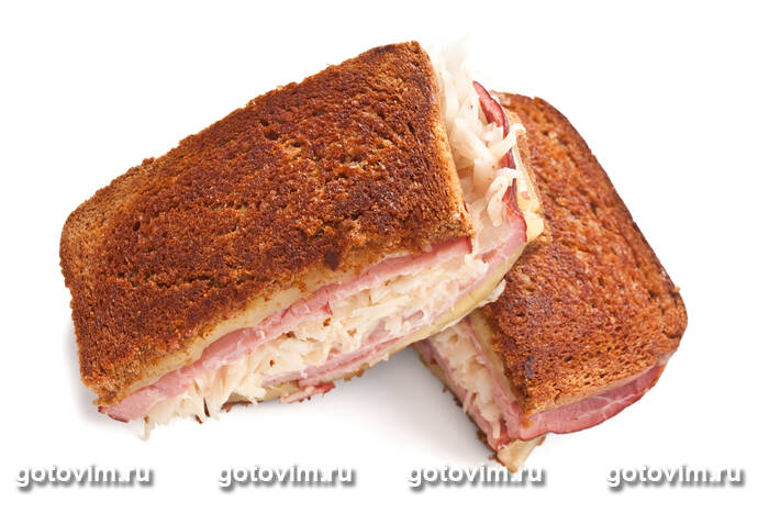 Сэндвич «Рубен» из ржаного хлеба с квашеной капустой (Reuben Sandwich) Сэндвич «Рубен» из ржаного хлеба с квашеной капустой (Reuben Sandwich)