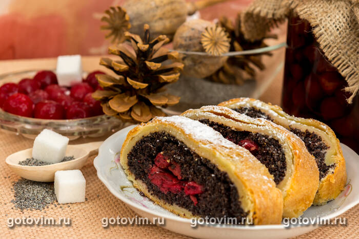Штрудель с маком и вишней Штрудель с маком и вишней