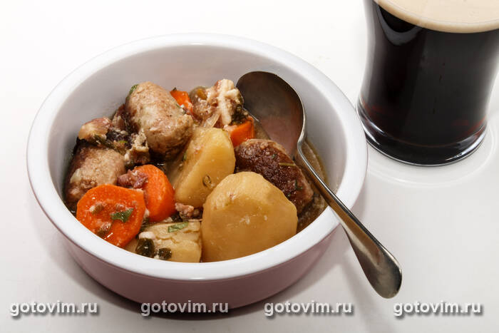 Дублинский коддл - рагу из овощей с беконом и свиными колбасками (Dublin coddle) Дублинский коддл - рагу из овощей с беконом и свиными колбасками (Dublin coddle)