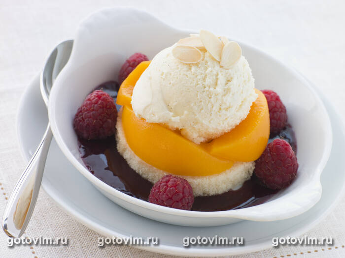Десерт «Персик Мельба» (Peach Melba) Десерт «Персик Мельба» (Peach Melba)