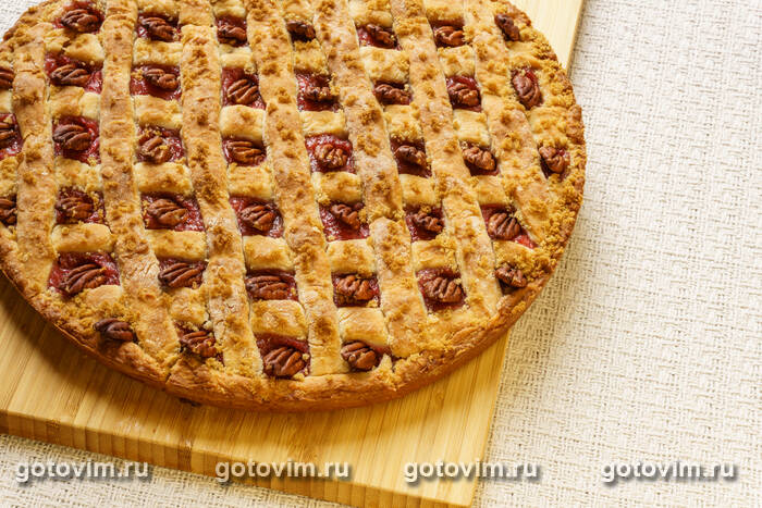 Пирог с ревенем, яблоками и пеканом Пирог с ревенем, яблоками и пеканом