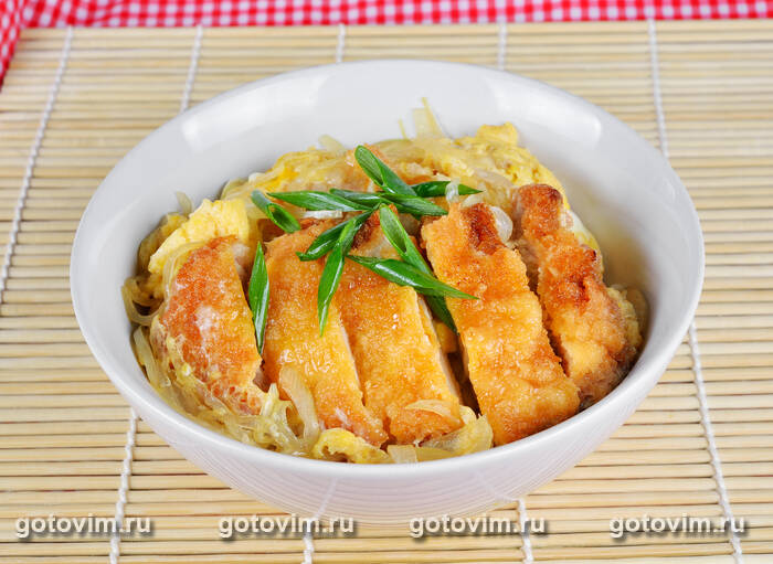 Кацудон - жареная в панировке свиная отбивная тонкацу с рисом (Kacudon) Кацудон - жареная в панировке свиная отбивная тонкацу с рисом (Kacudon)