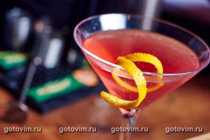 Коктейль «Манхэттен» (Sweet Manhattan cocktail) Коктейль «Манхэттен» (Sweet Manhattan cocktail)