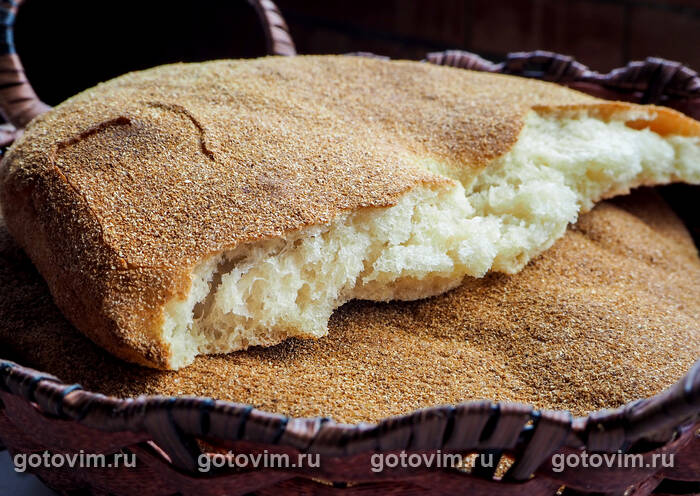    -        (Moroccan Semolina Bread - Khobz dyal Smida)