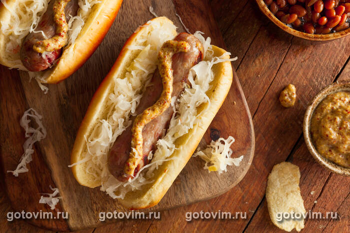 Хот-дог с братвурсткими колбасками