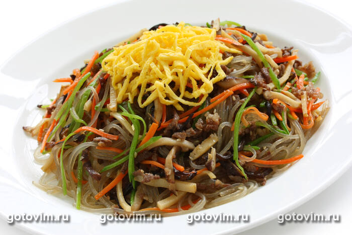 Корейская лапша чапче с говядиной, грибами и овощами (Ottogi Japchae) Корейская лапша чапче с говядиной, грибами и овощами (Ottogi Japchae)