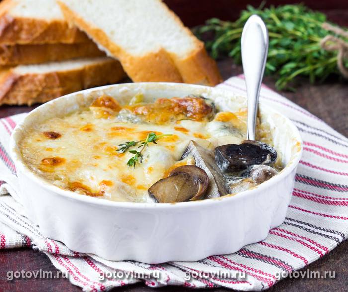 Жюльен с грибами и курицей Жюльен с грибами и курицей