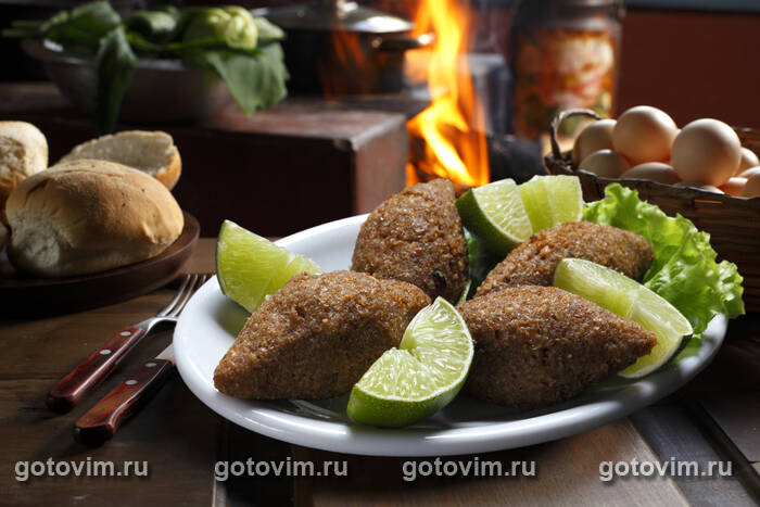 Кибби запеченное (Kibbi bil sanieh) Кибби запеченное (Kibbi bil sanieh)