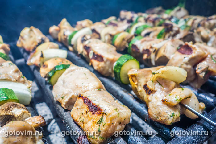 Шашлык по-болгарски с кабачками Шашлык по-болгарски с кабачками