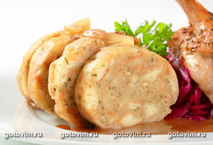 Карловарские хлебные кнедлики (Czech Bread Dumplings)