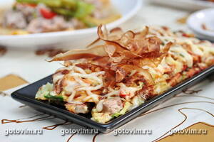 Окономияки - японская пицца с капустой и свиной грудинкой